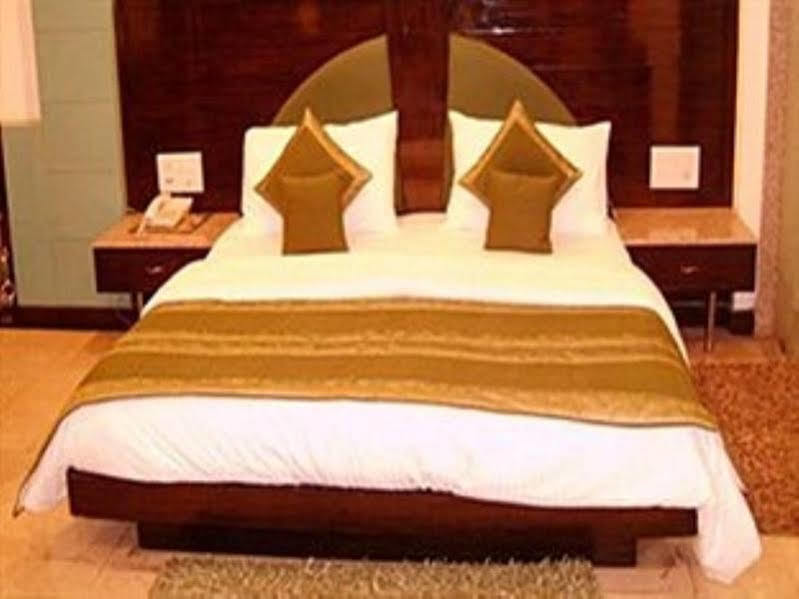 Hotel Baba Deluxe Near New Delhi Railway Station And City Center -By Rcg Hotels Luaran gambar